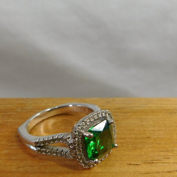 Jewelry - Ladies 18K GP Emerald Ring